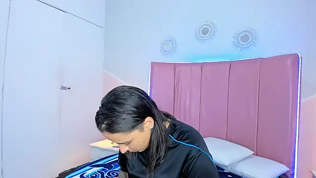 Liiam smith  online show from 1, 12, 2025