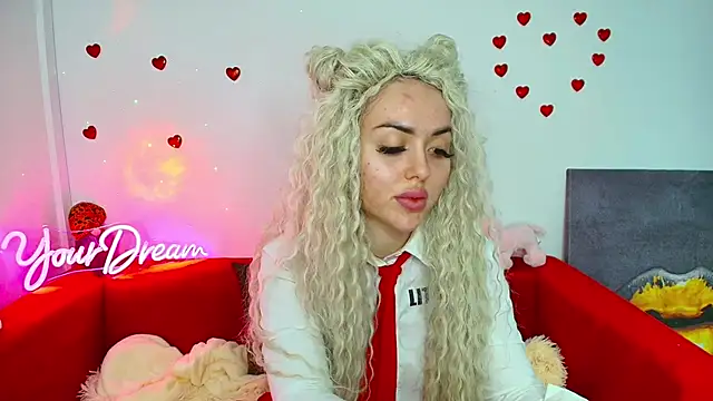 Snapshot of MissisCaty chatting on 1, 2, 2025 MissisCaty online show from 1, 2, 2025