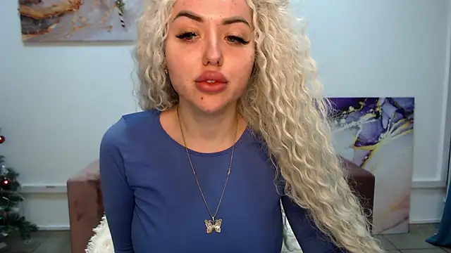 Snapshot of MissisCaty chatting on 3, 2, 2025 MissisCaty online show from 3, 2, 2025