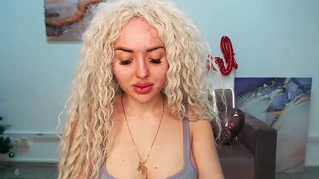 Snapshot of MissisCaty chatting on 6, 2, 2025 MissisCaty online show from 6, 2, 2025