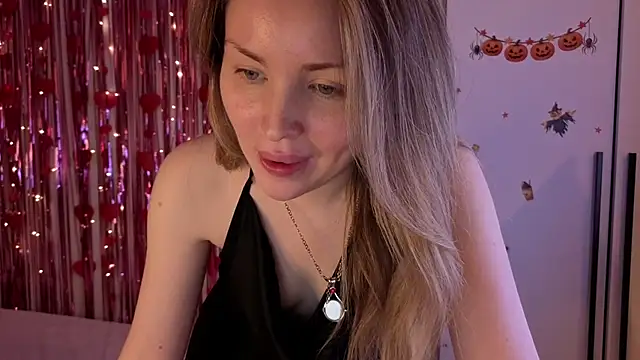 Snapshot of Lora_Rosee chatting on 31, 5, 2026 Lora Rosee online show from 31, 5, 2026