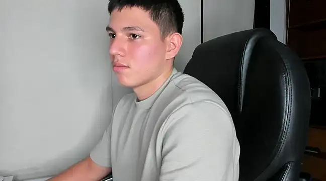 Snapshot of JamesCr_ chatting on 21, 2, 2025 JamesCr online show from 21, 2, 2025