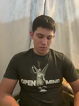 Snapshot of JamesCr_ chatting on 4, 3, 2025 JamesCr online show from 4, 3, 2025