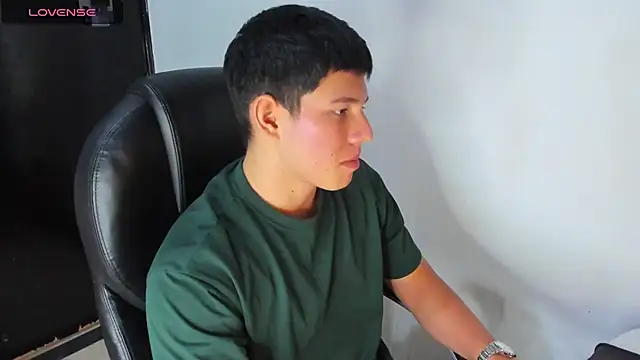Snapshot of JamesCr_ chatting on 23, 3, 2025 JamesCr online show from 23, 3, 2025