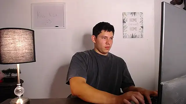 Snapshot of JamesCr_ chatting on 11, 10, 2025 JamesCr online show from 11, 10, 2025
