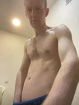 LynnAhNight online show from 22, 4, 2026