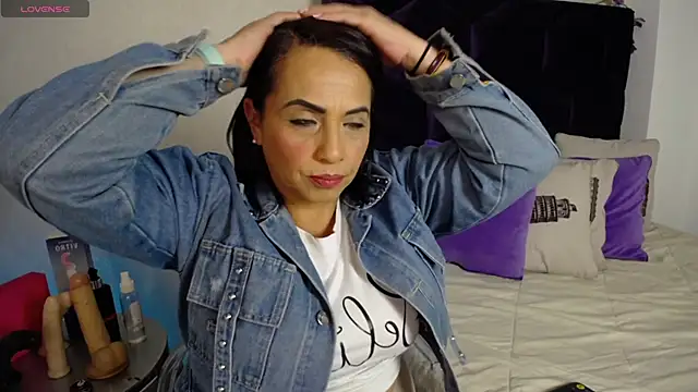 GochitaWild online show from 8, 9, 2025