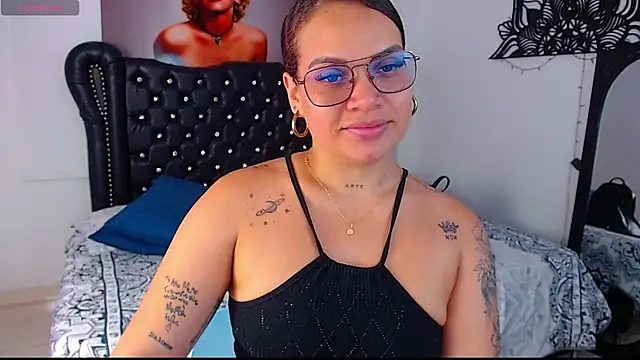 Snapshot of Taliana36 chatting on 22, 10, 2025 Taliana36 online show from 22, 10, 2025