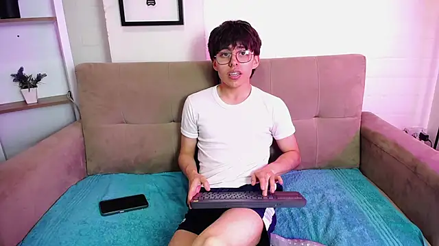 PepperTwink online show from 13, 2, 2025
