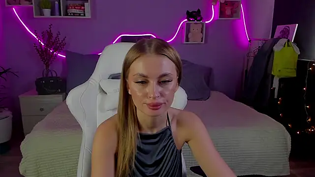 AnitaLamb online show from 4, 3, 2025