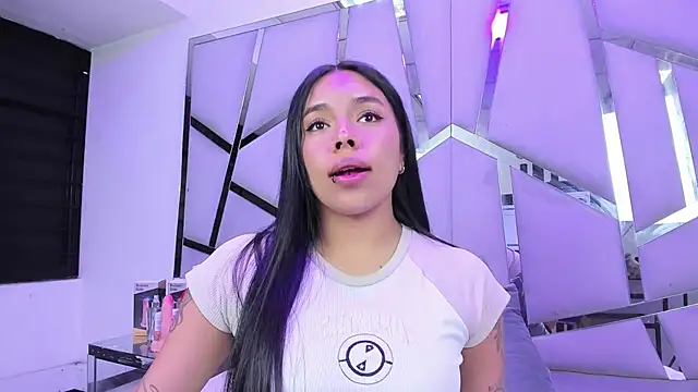 Snapshot of ZoeWan69 chatting on 9, 2, 2026 ZoeWan69 online show from 9, 2, 2026