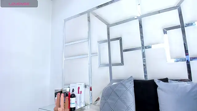 Snapshot of ZoeWan69 chatting on 28, 2, 2026 ZoeWan69 online show from 28, 2, 2026