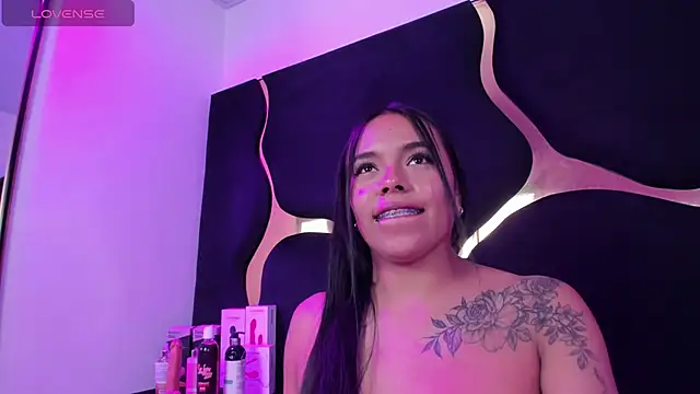 Snapshot of ZoeWan69 chatting on 2, 3, 2026 ZoeWan69 online show from 2, 3, 2026