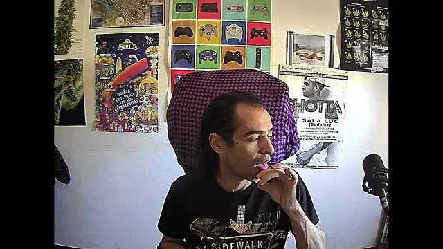 ReyDeBotones online show from 22, 4, 2026