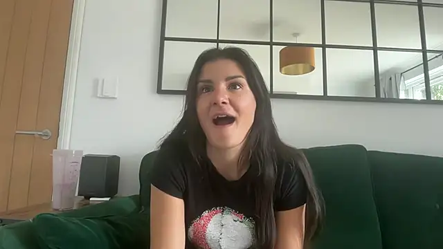 Petitecookie online show from 12, 9, 2025