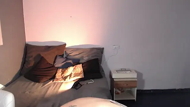 Snapshot of LeaBigboobs chatting on 13, 2, 2025 LeaBigboobs online show from 13, 2, 2025