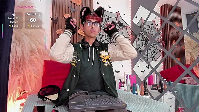 Snapshot of Allen_Starck chatting on 14, 10, 2025 Allen Starck online show from 14, 10, 2025