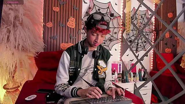 Snapshot of Allen_Starck chatting on 15, 10, 2025 Allen Starck online show from 15, 10, 2025