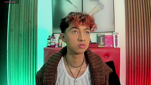 Snapshot of Allen_Starck chatting on 21, 10, 2025 Allen Starck online show from 21, 10, 2025