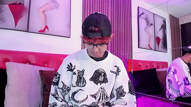 Snapshot of Allen_Starck chatting on 24, 10, 2025 Allen Starck online show from 24, 10, 2025