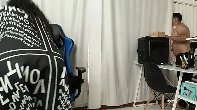Snapshot of ema_abby chatting on 18, 4, 2026 ema abby online show from 18, 4, 2026