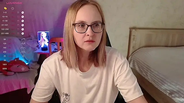 Agatha Mott online show from 10, 11, 2025