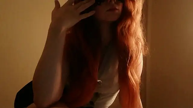 Snapshot of _AliceOwen_ chatting on 8, 8, 2026 AliceOwen online show from 8, 8, 2026