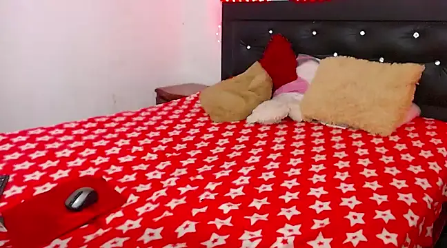 Catalinehot latin online show from 2, 2, 2025