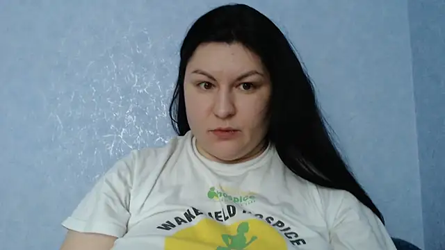 KiraSwee online show from 17, 12, 2025