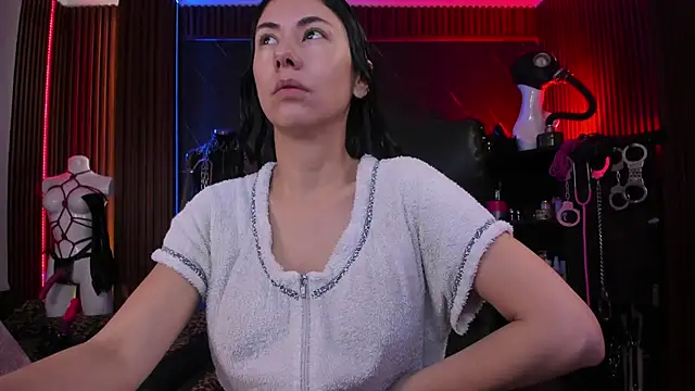 XiaQueen online show from 3, 2, 2026