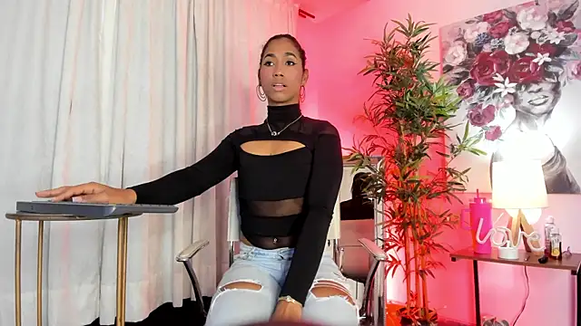 Snapshot of Alissemasiel chatting on 4, 6, 2026 Alissemasiel online show from 4, 6, 2026