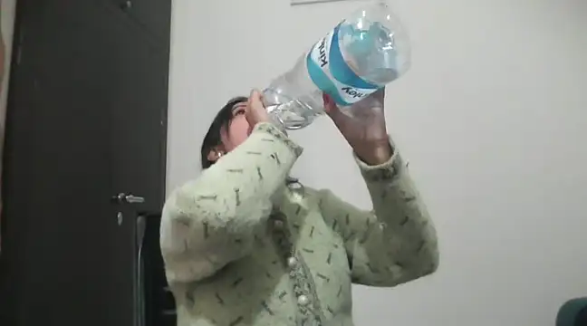 Queen Couple online show from 6, 2, 2025