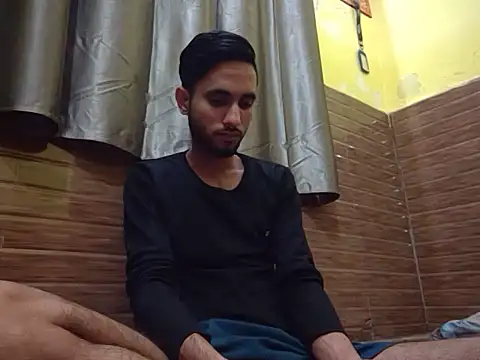 Queen Couple online show from 1, 3, 2025