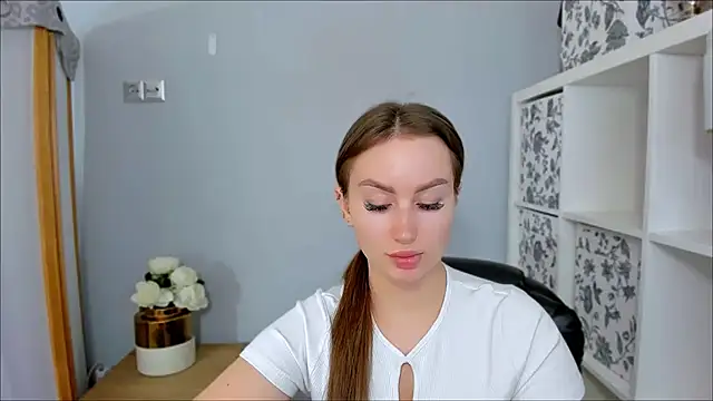 Snapshot of DonnaCam chatting on 16, 10, 2025 DonnaCam online show from 16, 10, 2025