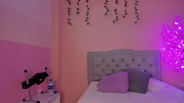 littletammy4u  online show from 7, 10, 2025