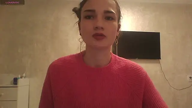 Snapshot of RoyalDessertt chatting on 6, 3, 2025 RoyalDessertt online show from 6, 3, 2025