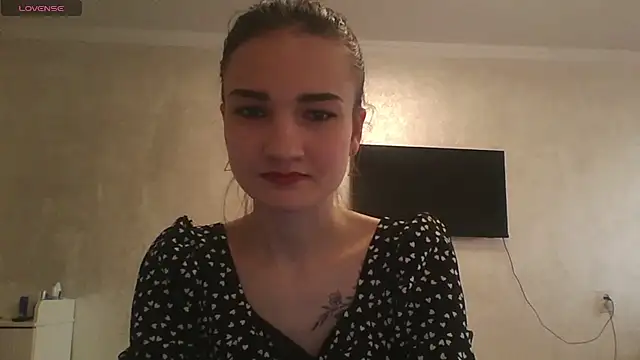 Snapshot of RoyalDessertt chatting on 7, 3, 2025 RoyalDessertt online show from 7, 3, 2025