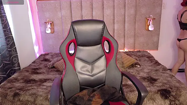 Alektra bryce online show from 3, 2, 2026