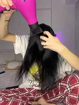 Celine Roxelle online show from 8, 2, 2026