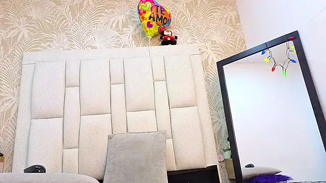 Snapshot of dafnnelewis chatting on 9, 2, 2026 dafnnelewis online show from 9, 2, 2026