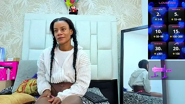 Snapshot of dafnnelewis chatting on 25, 3, 2026 dafnnelewis online show from 25, 3, 2026