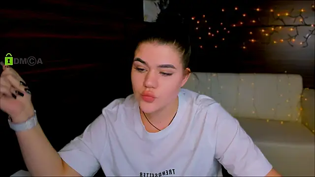 Snapshot of elmira_rose chatting on 12, 2, 2025 elmira rose online show from 12, 2, 2025