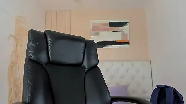 ISAAC CRYSTON online show from 13, 1, 2026