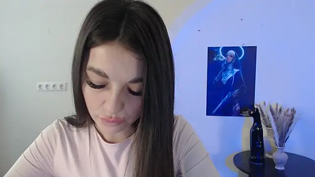 Eva Eldis online show from 4, 3, 2025