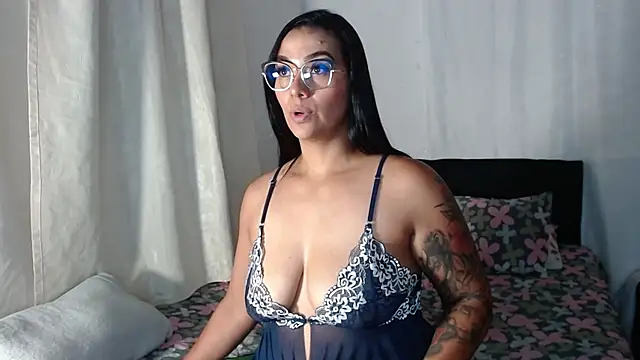 Snapshot of Daphne_Gabor chatting on 11, 3, 2025 Daphne Gabor online show from 11, 3, 2025