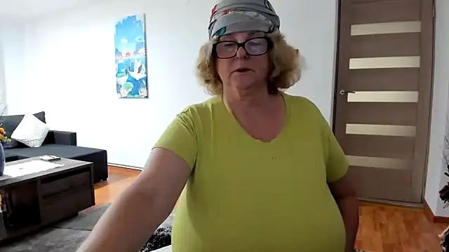 NoraJohnson6 online show from 11, 9, 2025