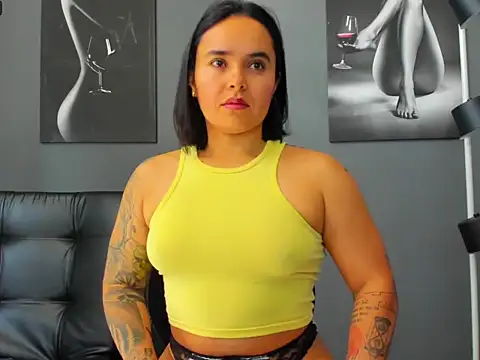 Snapshot of karlyjons12 chatting on 7, 10, 2025 karlyjons12 online show from 7, 10, 2025