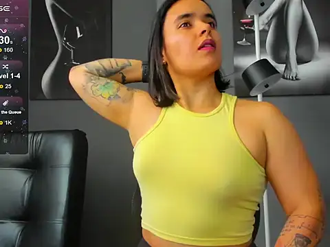 Snapshot of karlyjons12 chatting on 20, 10, 2025 karlyjons12 online show from 20, 10, 2025