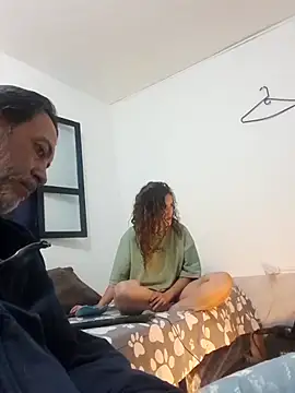 jeans and emma online show from 23, 9, 2025