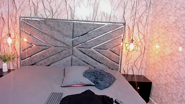 IVISBOUNCYASS online show from 20, 2, 2025